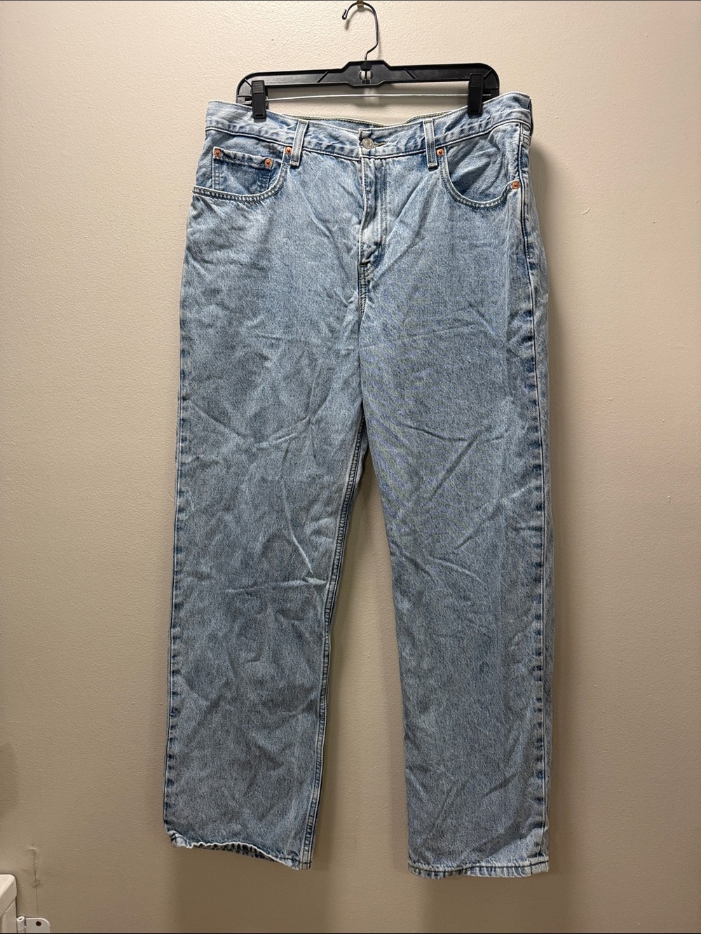 Classic Light Wash Women's Jeans - Light Blue Denim - Levis Low Pro Straight